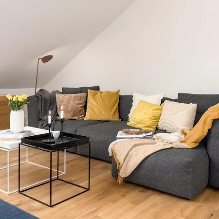 Prague Days - One Bedroom Apartment With Workspace And Tv Praga