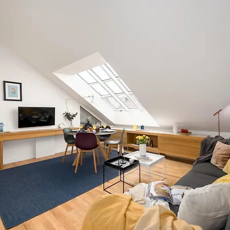 Prague Days - One Bedroom Apartment With Workspace And Tv Apartament