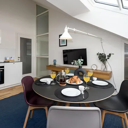 Διαμέρισμα Days - Attic - Workspace - 100 Mbps Wi-fi - Park Nearby