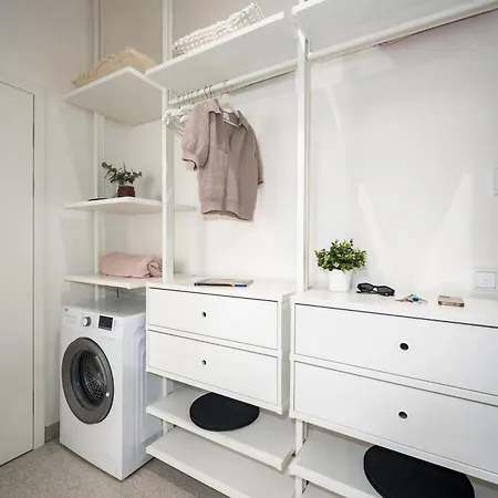 Apartament Days - One Bedroom Newly Renovated With Workspace And Netflix Praga