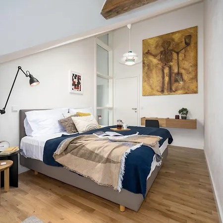 Prague Days - One Bedroom Apartment With Workspace And Tv Praga