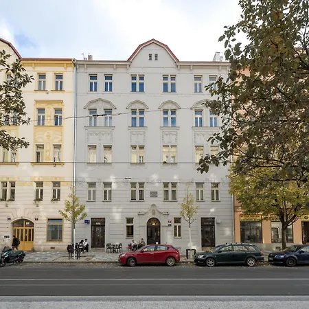 Prague Days - One Bedroom Apartment With Workspace And Tv Apartament